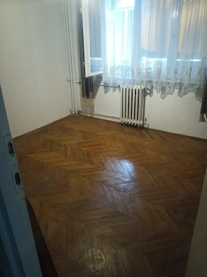 vând apartament trei camere Gheorghe Lazăr - imagine 5