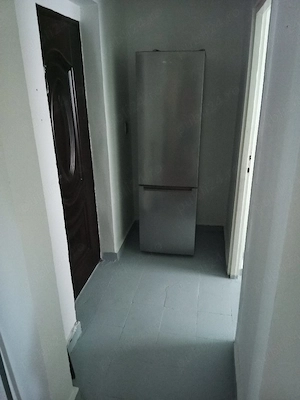 vând apartament trei camere Gheorghe Lazăr - imagine 2