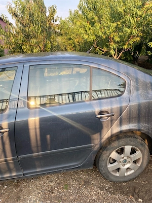 Skoda octavia 2 avariată - imagine 2