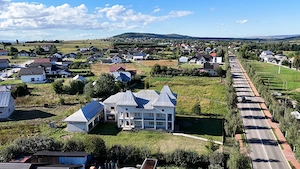 Casă de 301 mp, cu teren de 1.700 mp – central, Dărmănești - imagine 8