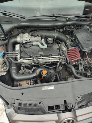 vând schimb cu ceva in 4 uși golf 5 19 diesel  - imagine 3