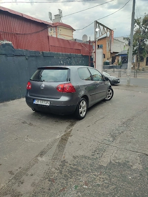 vând schimb cu ceva in 4 uși golf 5 19 diesel  - imagine 4