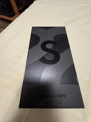 Cutie  originala  pentru telefon  S 22 ultra noua