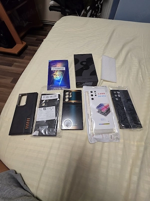 Huse  pentru telefon S 22 ultra noi