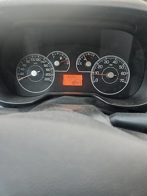 fiat punto 1.4 benzina 138000km - imagine 5