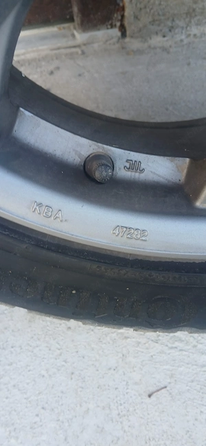 Vand jante de aluminiu cu anvelope 225/45/17 ,VW,Audi,Skoda - imagine 2