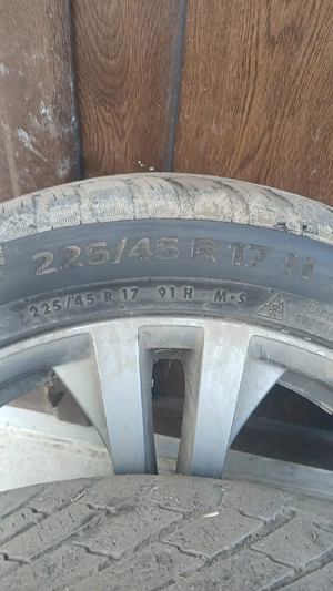 Vand jante de aluminiu cu anvelope 225/45/17 ,VW,Audi,Skoda - imagine 3