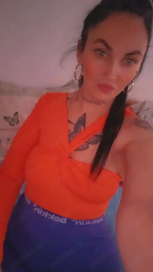 Alexandra fac și deplasări în oraș 