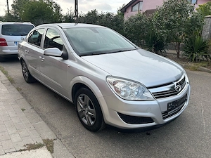 Opel Astra 1.6 Benzina 116 Cp an 2009  Sedan - imagine 2