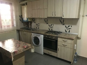 Ap de inchiriat zona central in spate la Hotelu Carpati 2 camere - imagine 2