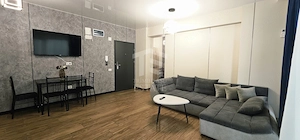 Apartament cu 2 camere Mamaia Nord, primul rand la mare, termen lung - imagine 2