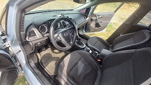 Opel Astra J berlina, 1.6 CDTI - imagine 2