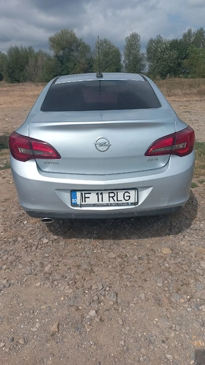 Opel Astra J berlina, 1.6 CDTI - imagine 5