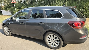 Opel Astra J Sport Tourer - imagine 3