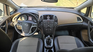 Opel Astra J Sport Tourer - imagine 2