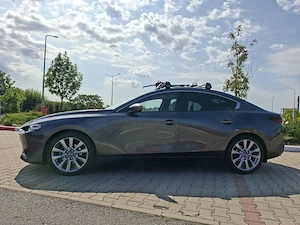 Mazda 3 G122 MHEV Plus : Primul utilizator - Fără accidente - Revizii reprezentanță - imagine 2