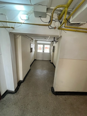 Proprietar inchiriez ap 2 canere Nemobilat zona langa Arena Mall - imagine 2