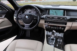 BMW 520d Luxury 3 butoane distronic head up harman kardon trapa