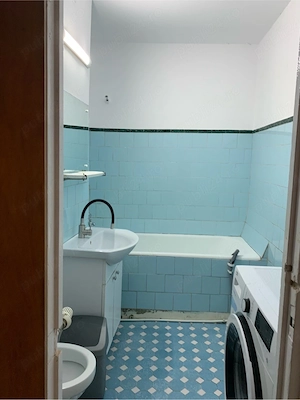 vand apartament doua camere - imagine 1