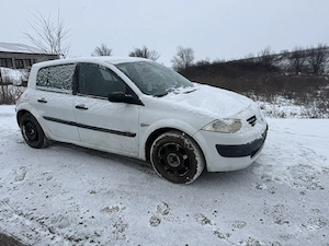 Dezmembrez renault megane 2 an 2008 motor 1.5 dci euro 4 - imagine 2