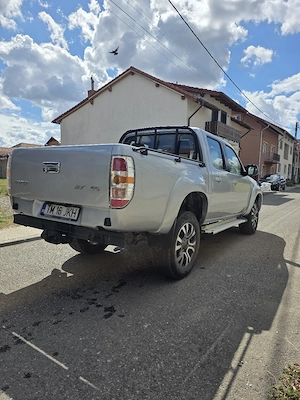 Mazda BT 50 4x4 an 2011 - imagine 4
