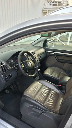 VW Touran 2.0 Diesel 140 Cai 7 locuri - imagine 7