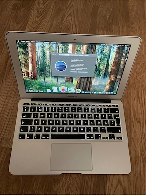 Laptop Apple MacBook Air Slim intel core i5,Display 11,6 inch,SSD 130gb m,baterie buna cu incarcator