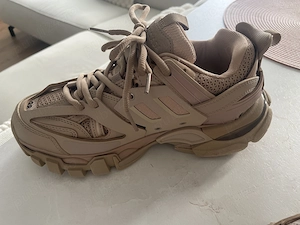 Vand Balenciaga Track