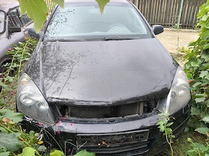 Dezmembrez Opel Astra h - imagine 5
