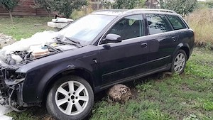 Dezmembrez Audi A4,B6 2003,4x4, 2.5 - imagine 3