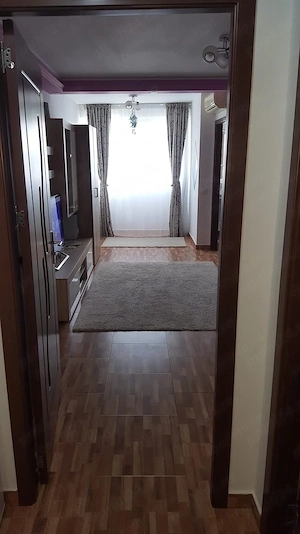 Garsoniera spațioasă de închiriat 370 - imagine 4