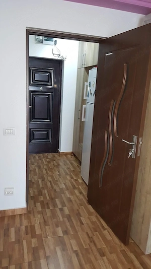 Garsoniera spațioasă de închiriat 370 - imagine 5