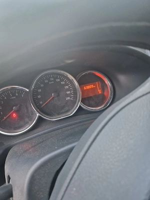 Logan MCV 1.2 benzina 64000 km reali an 2016 primul proprietar - imagine 9