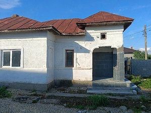 23.500 Euro - casă 82 m+ teren 325m  ,km 70 A1,  in plină renovare.. - imagine 10