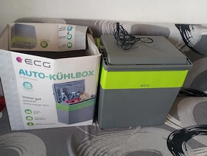 Ladă frigorifică portabilă electrică ECG AC 3022 HC Dual (28L)   Ideală pentru casă, terasă.