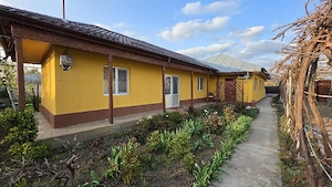 Casa de vanzare sau schimb cu apartament