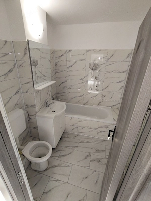 Vând apartament 2 camere, micro 16, etaj 2 - imagine 5