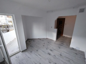 Vând apartament 2 camere, micro 16, etaj 2 - imagine 3