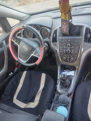 Vând Opel astraJ