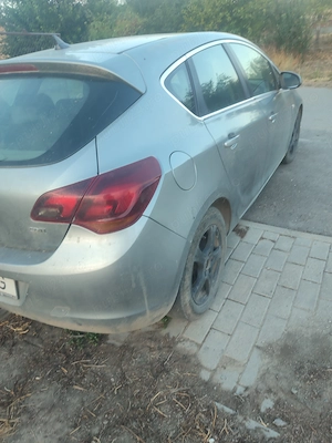 Vând Opel astraJ - imagine 4