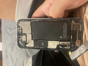 Vând iPhone 13 pe piese 