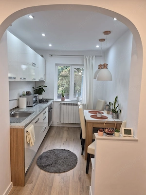 Închiriez apartament 2 camere Mangalia  - imagine 2
