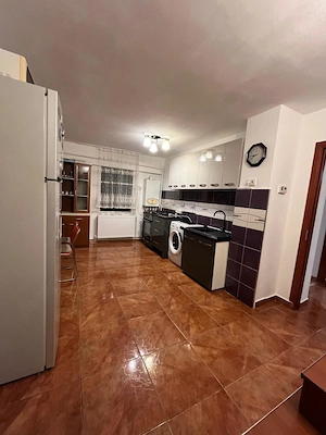 inchiriez apartament 2 camere decomandate in Obcini - imagine 2