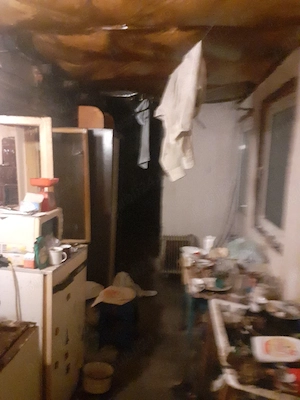 vând casa la curte Rahova MUNȚII CARPAȚI  - imagine 2