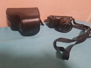 Camera foto mirrorless SONY Alpha A5100 + obiectiv SELP1650 + husa originala SONY