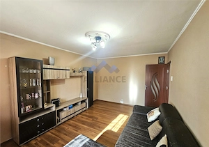 Liber, apartament cu 3 camere, bine intretinut - imagine 2