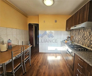 Liber, apartament cu 3 camere, bine intretinut - imagine 6