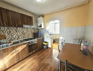 Liber, apartament cu 3 camere, bine intretinut - imagine 5