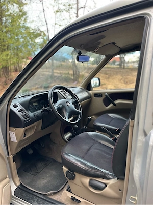 Nissan Terrano 2 - imagine 3