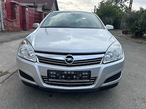 Opel Astra 1.6 Benzina 116 Cp an 2009  Sedan - imagine 3